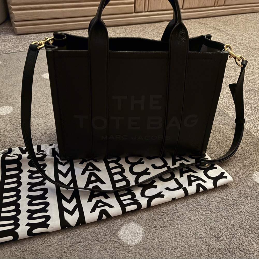 Marc Jacob’s Medium Leather Tote Bag